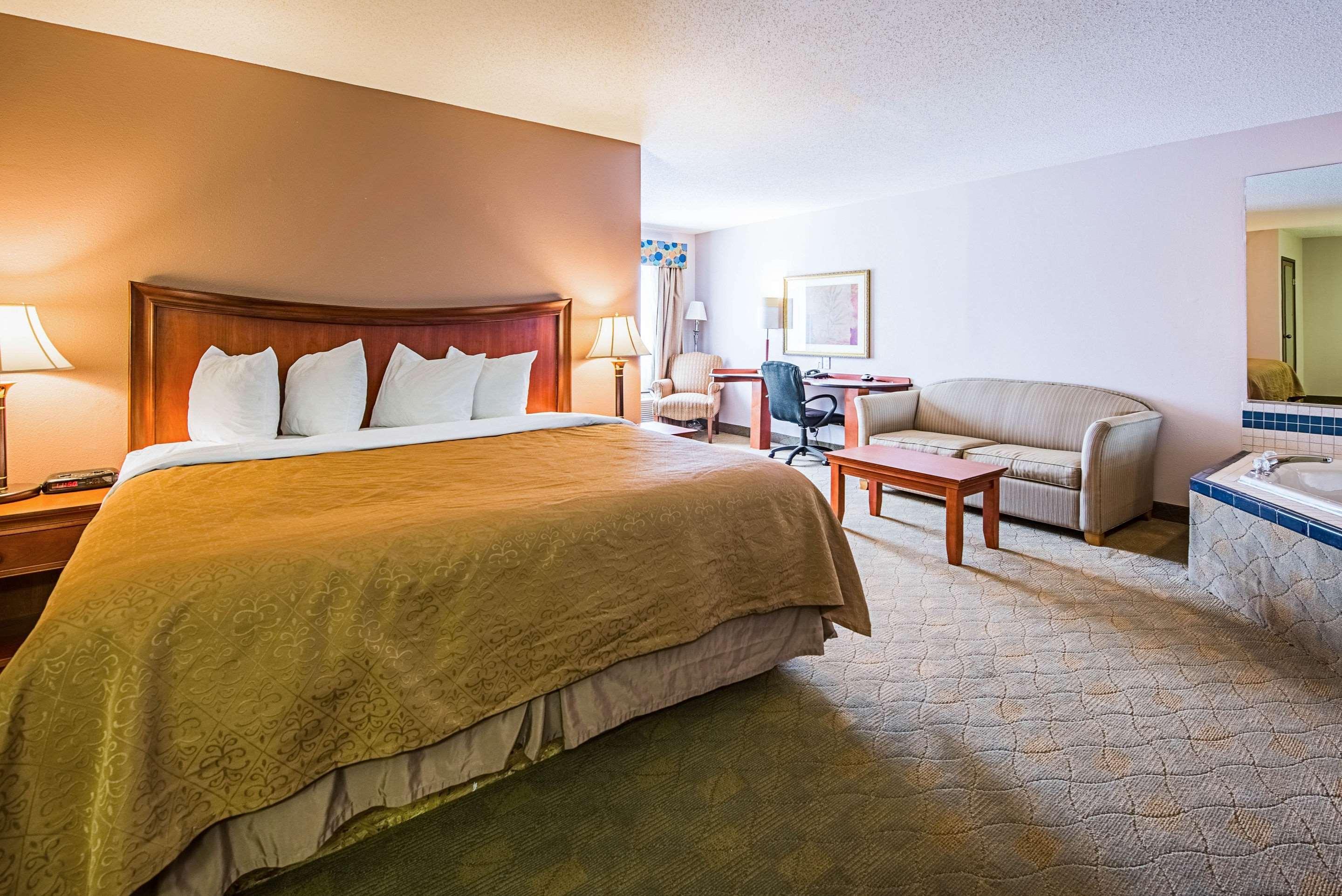 Rodeway Inn Huntington Екстер'єр фото